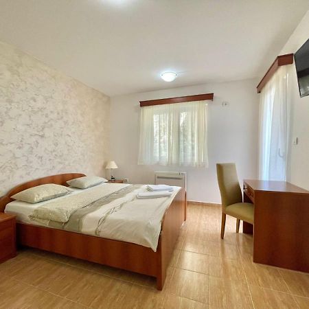 Apartments Boreta Becici Будва Екстер'єр фото