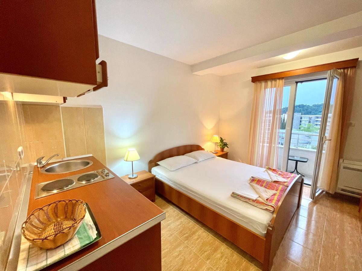 Apartments Boreta Becici Будва Екстер'єр фото