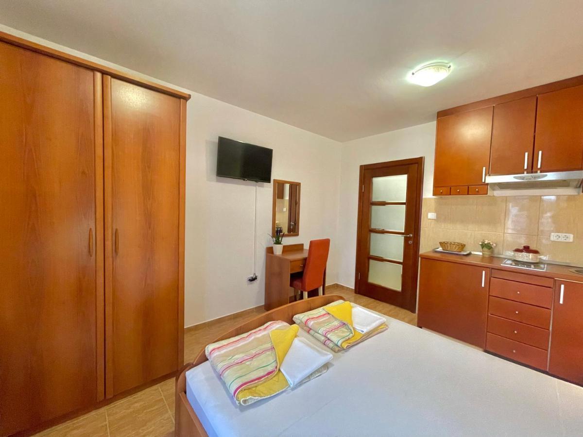 Apartments Boreta Becici Будва Екстер'єр фото